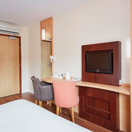 Ibis Belfast City Centre Екстериор снимка